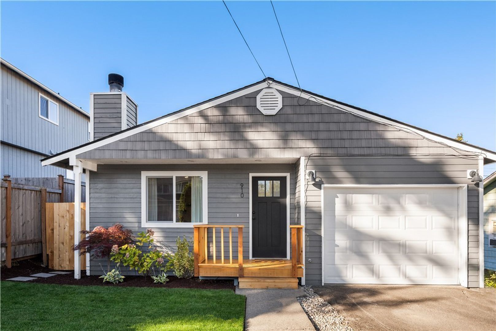 Seattle House: 910 N 101st St