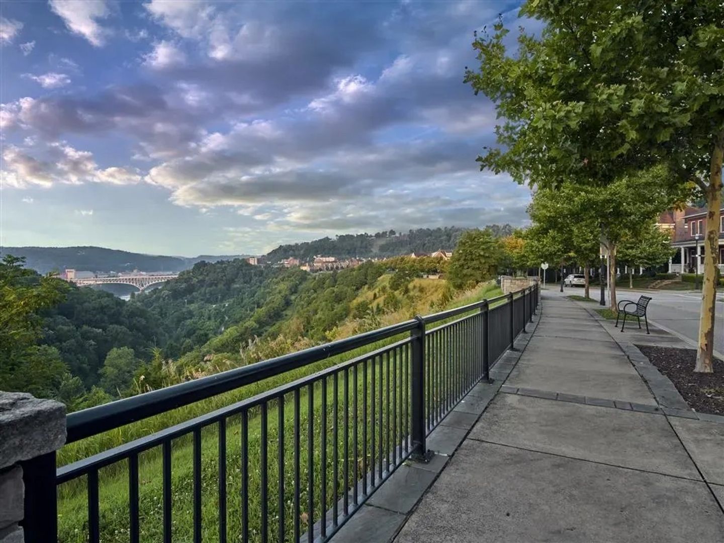 Pittsburgh Apartment: 1876 Parkview Boulevard