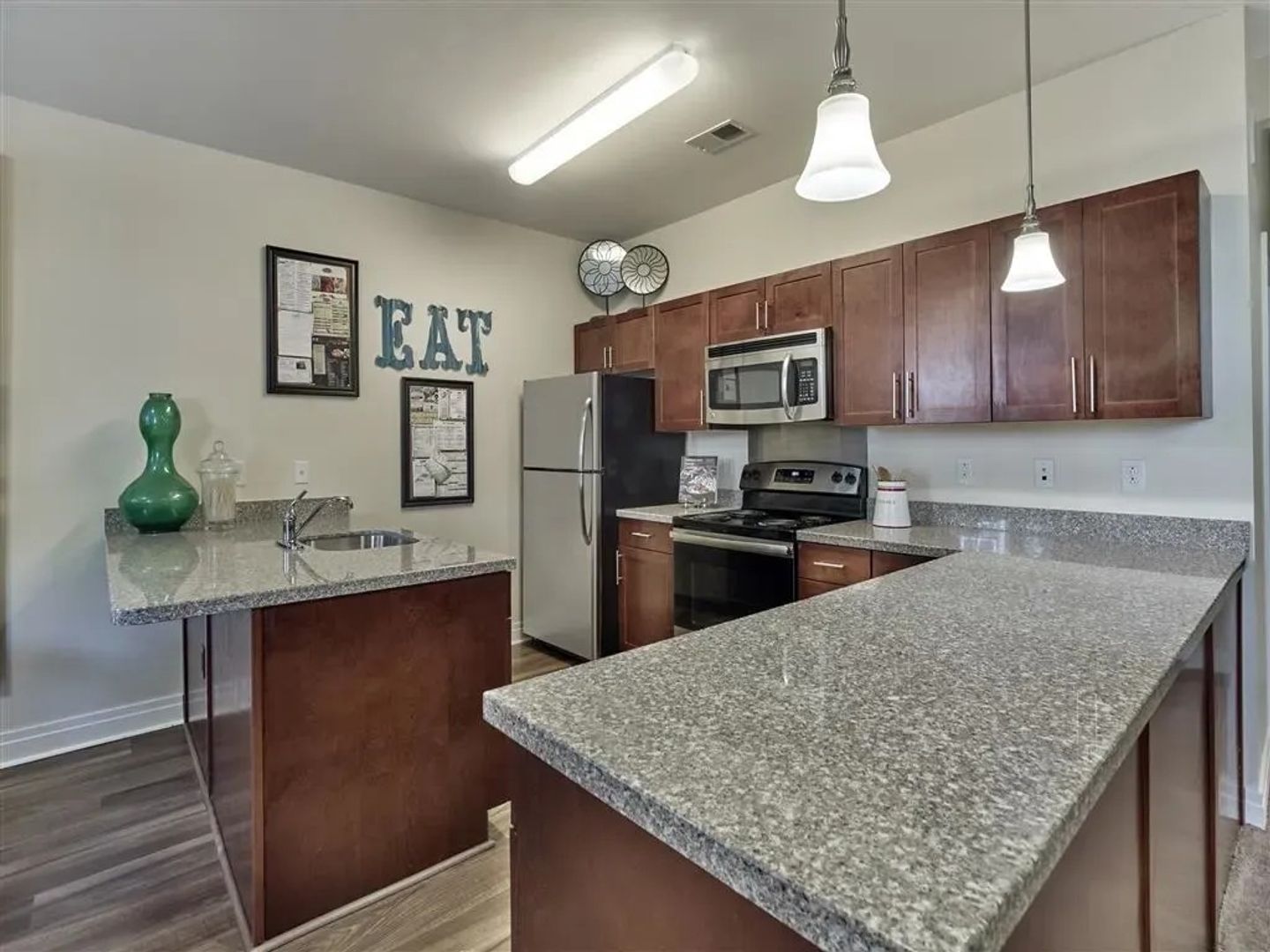 Pittsburgh Apartment: 1876 Parkview Boulevard