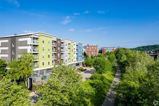 1 Bedroom, 1 Bath Apartment - Indigo - Slope View – photo 1