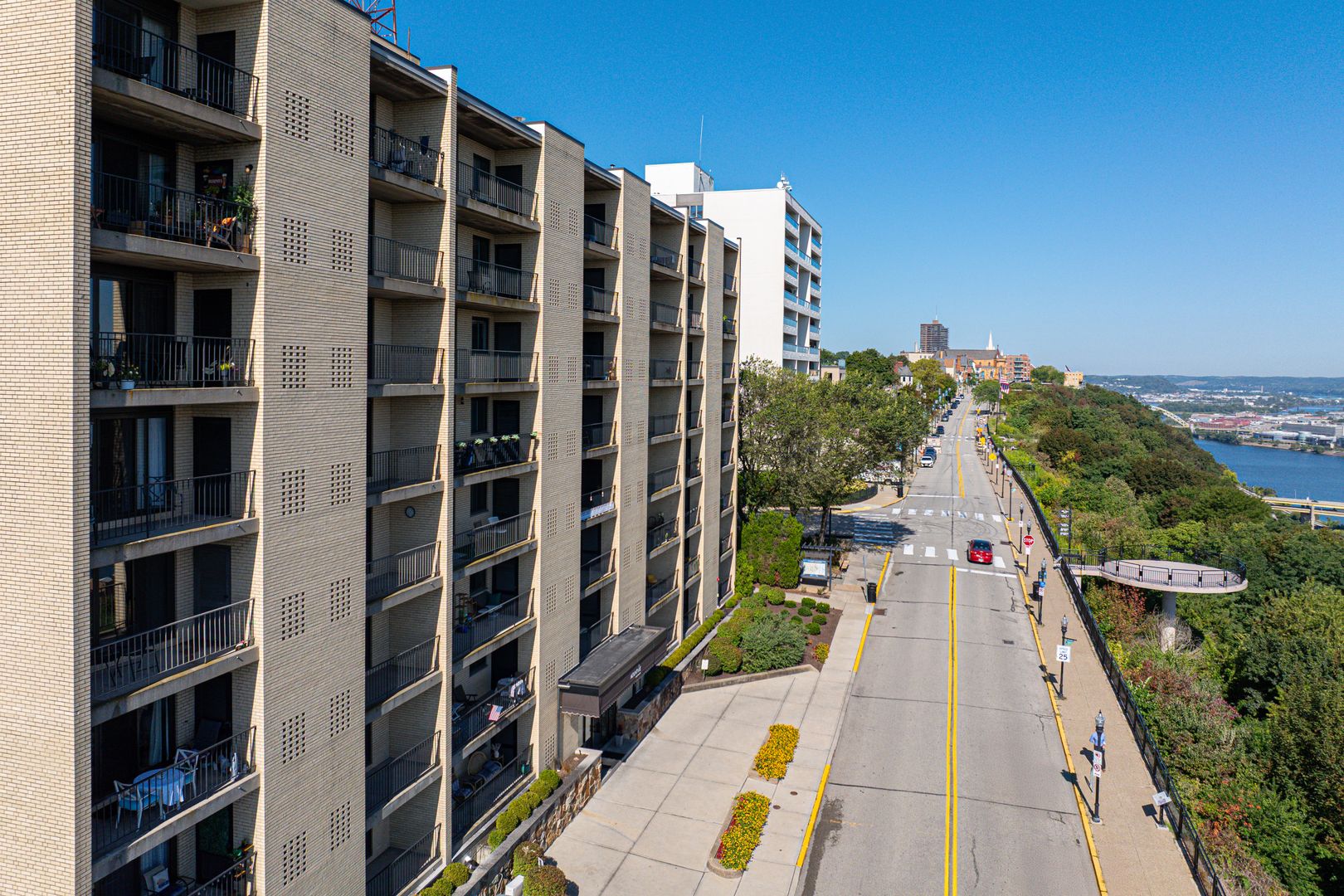 Pittsburgh Apartment: 5 Grandview Avenue