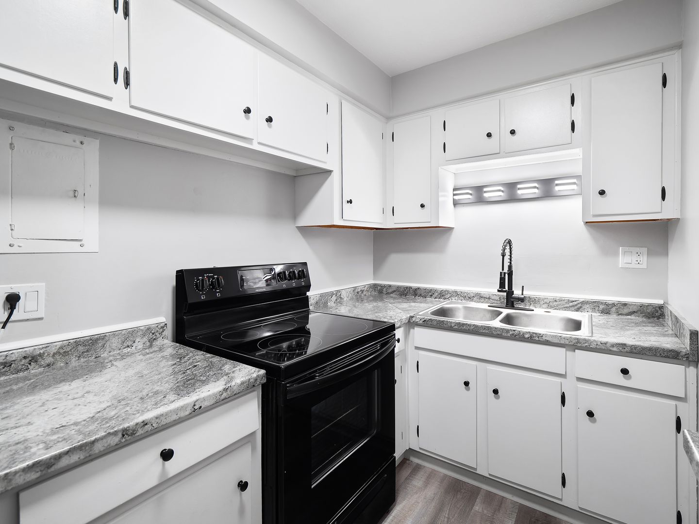 Painesville Apartment: 48 Pearl Street