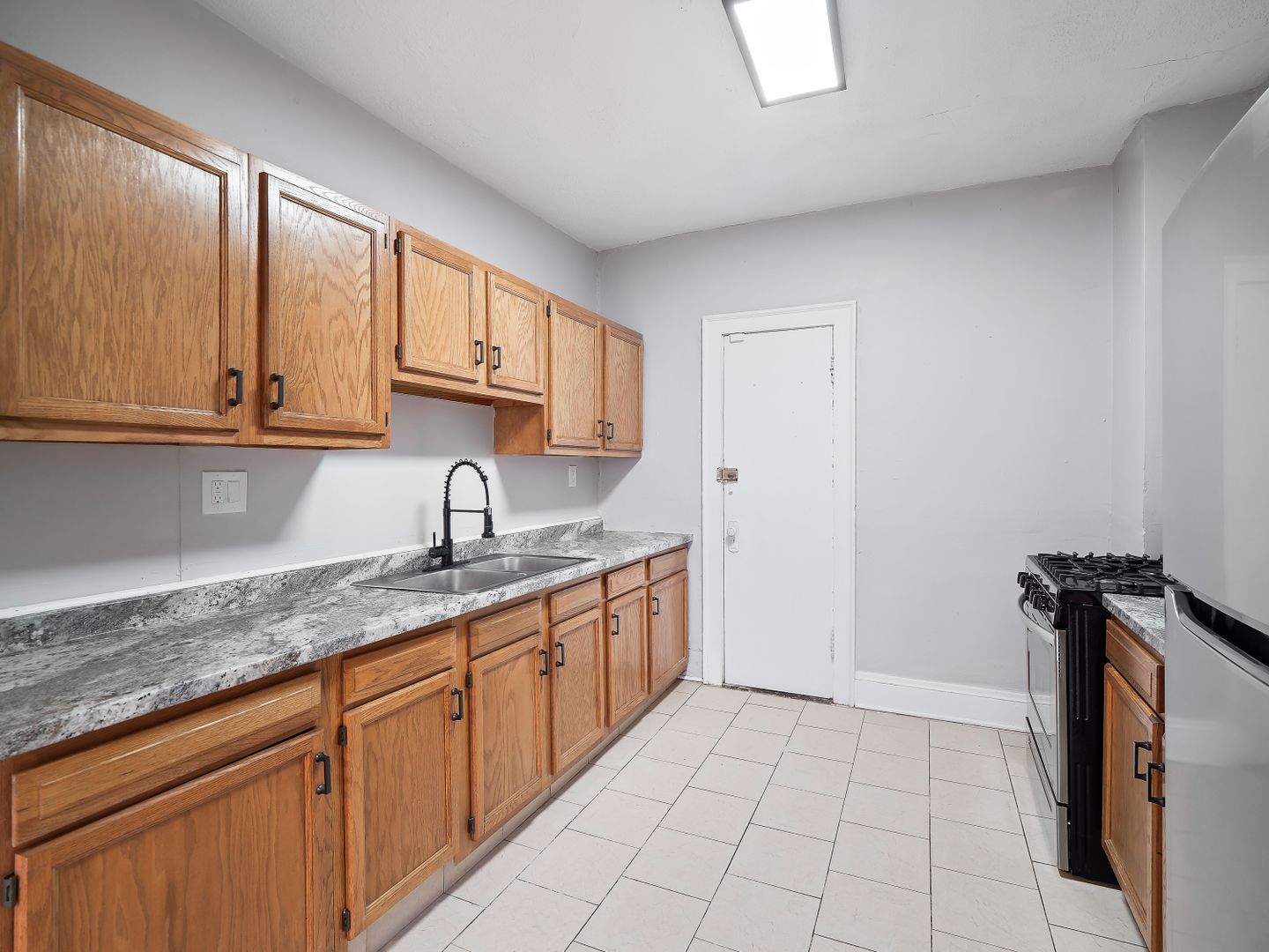 Cleveland Heights Apartment: 1720 Middlehurst Road