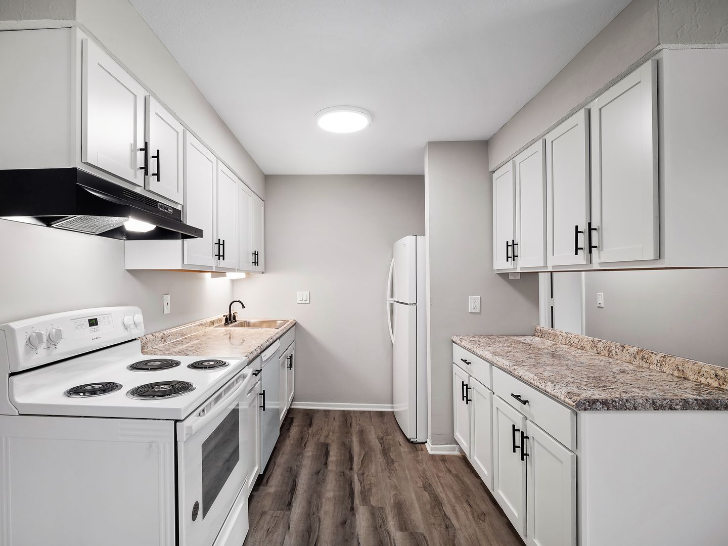 Elyria Apartment: 129 David Drive