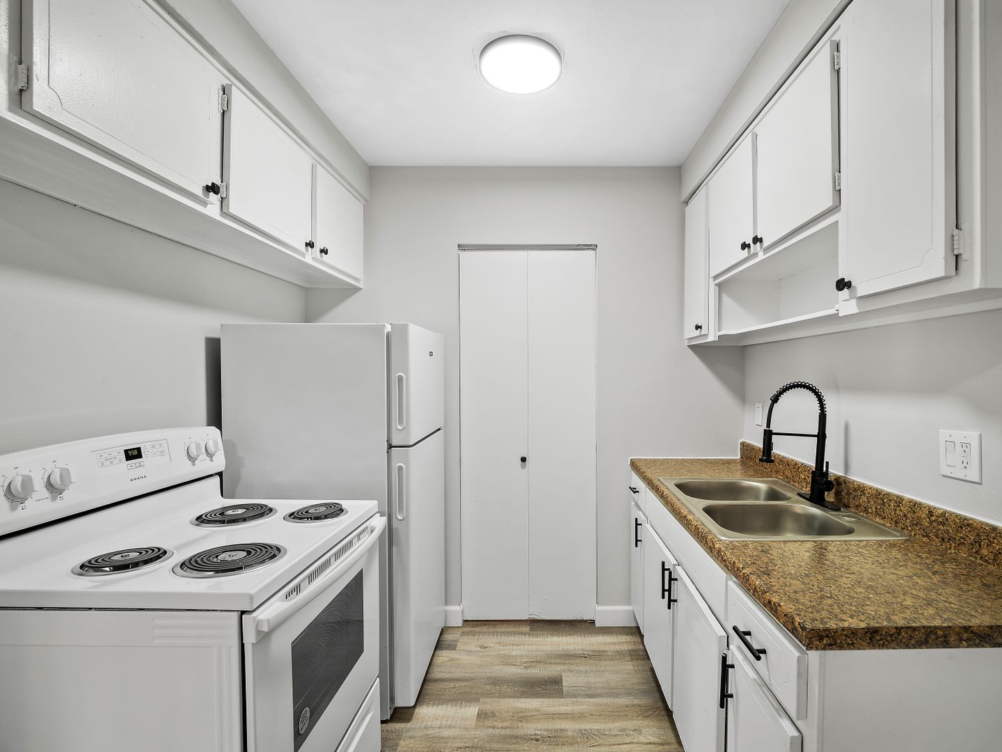 Akron Apartment: 1469 Alphada Avenue