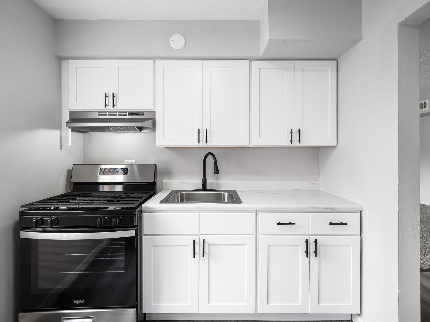 Cleveland Heights Apartment: 3755 Mayfield Rd