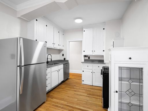 2 Bed 1 Bath- Premium – photo 1