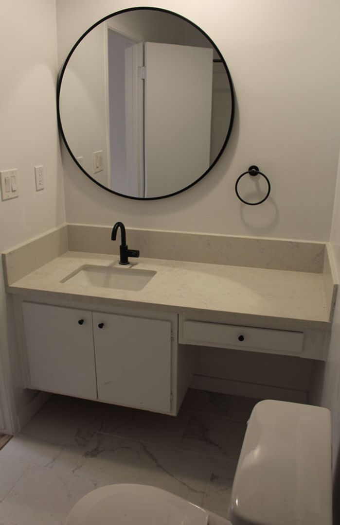 Los Angeles Apartment: 114 S. Gramercy Place