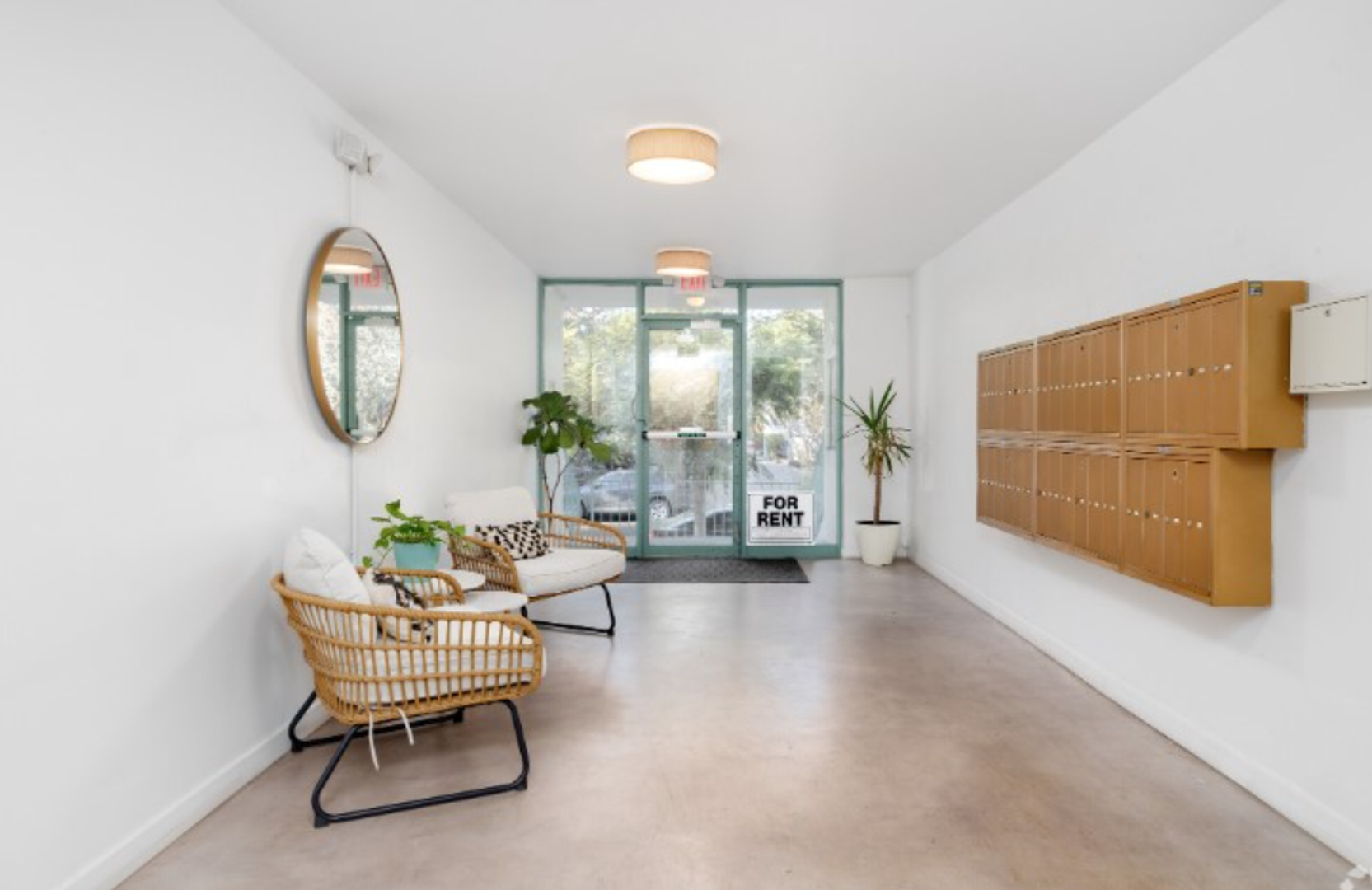 Los Angeles Apartment: 114 S. Gramercy Place