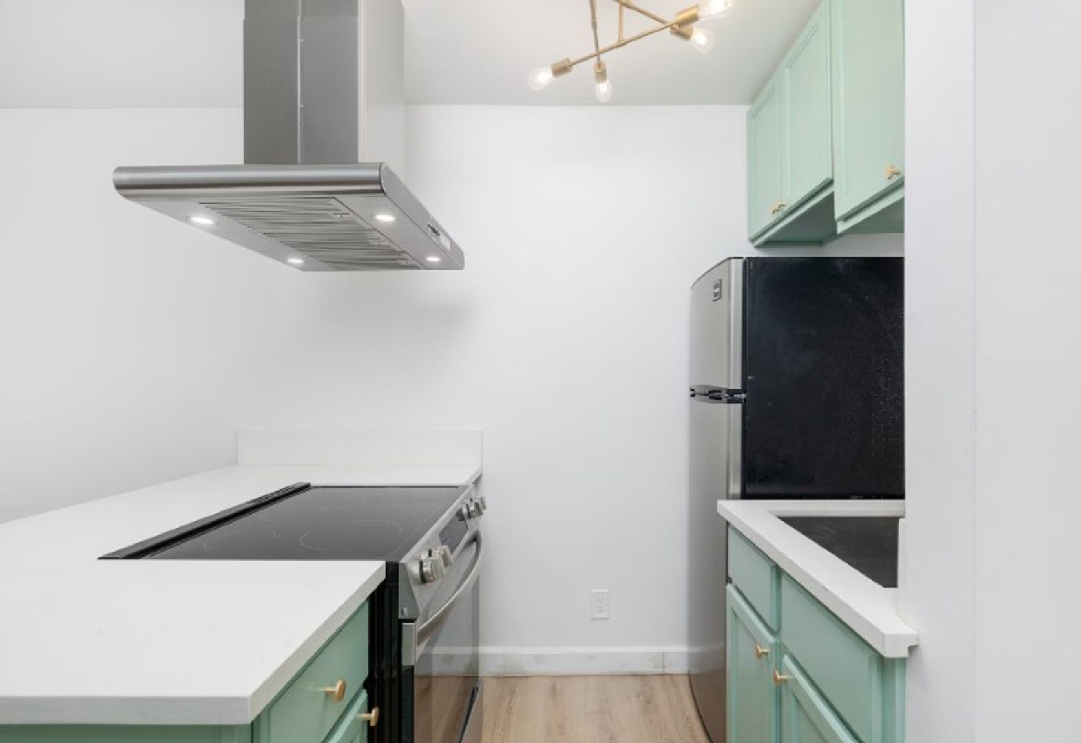 Los Angeles Apartment: 114 S. Gramercy Place