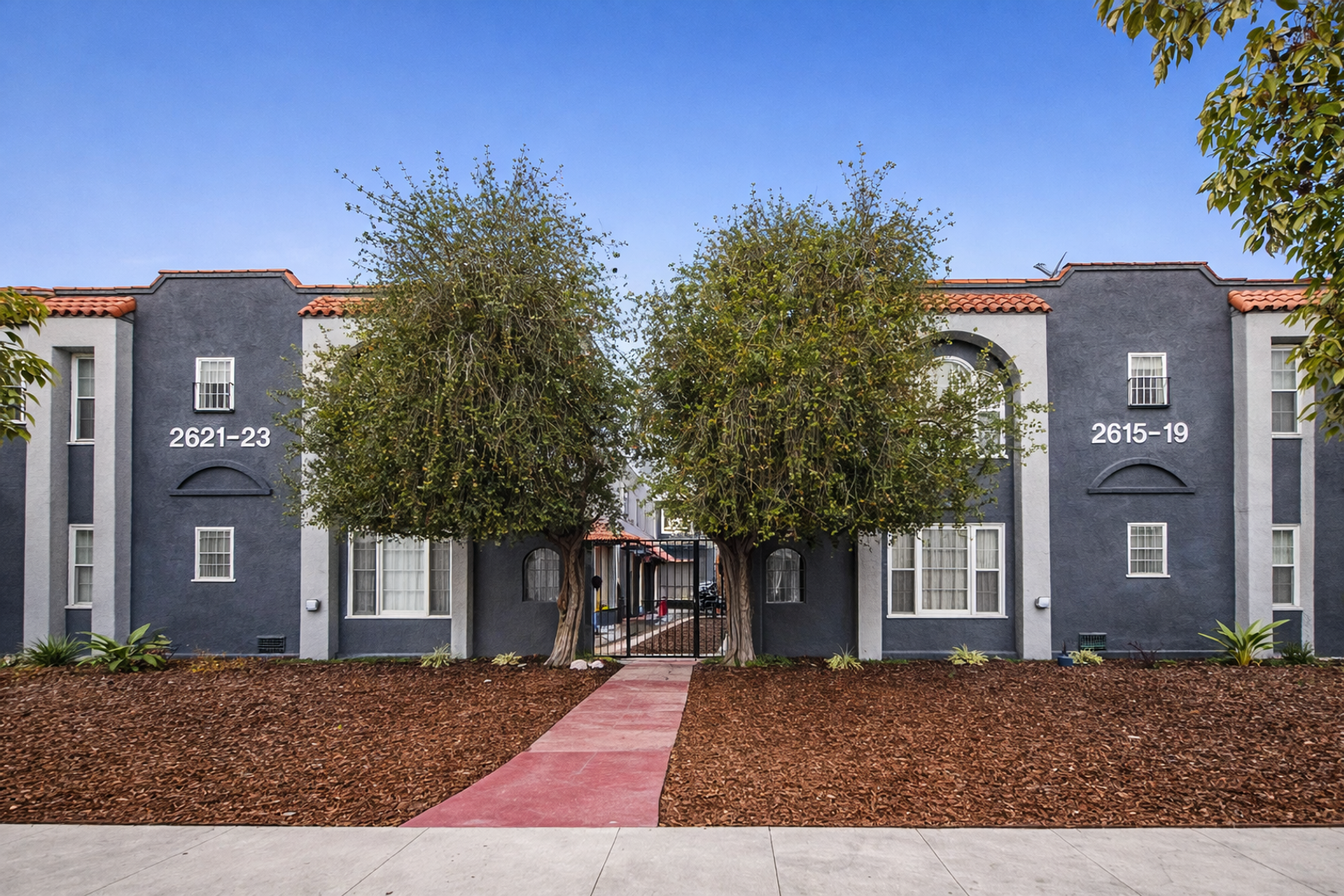 Los Angeles Apartment: 2615 S. Victoria Ave