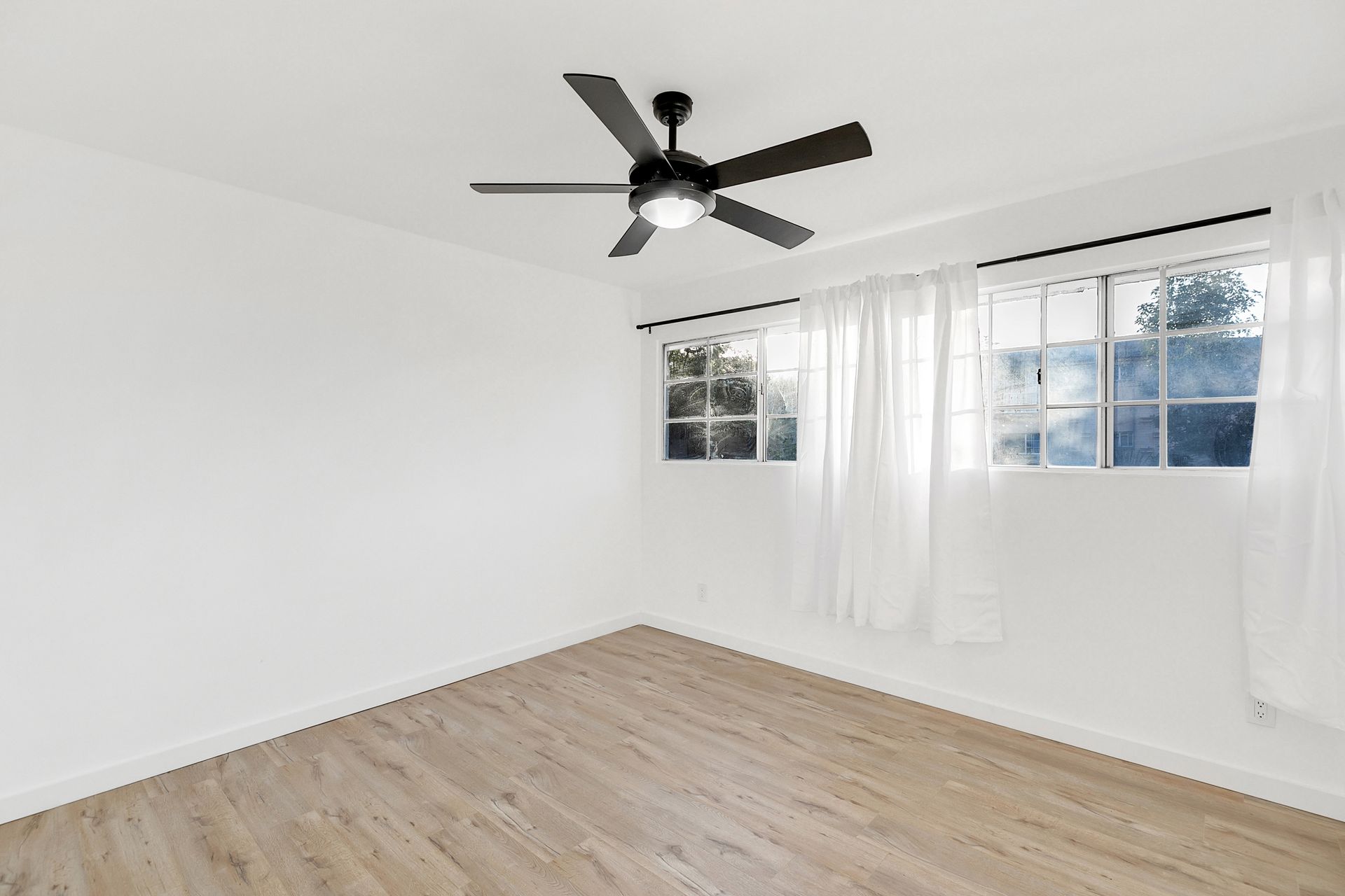 Stylish & Spacious 1-Bed 1-Bath – Newly Remodeled, Prime Location 8 of 12
