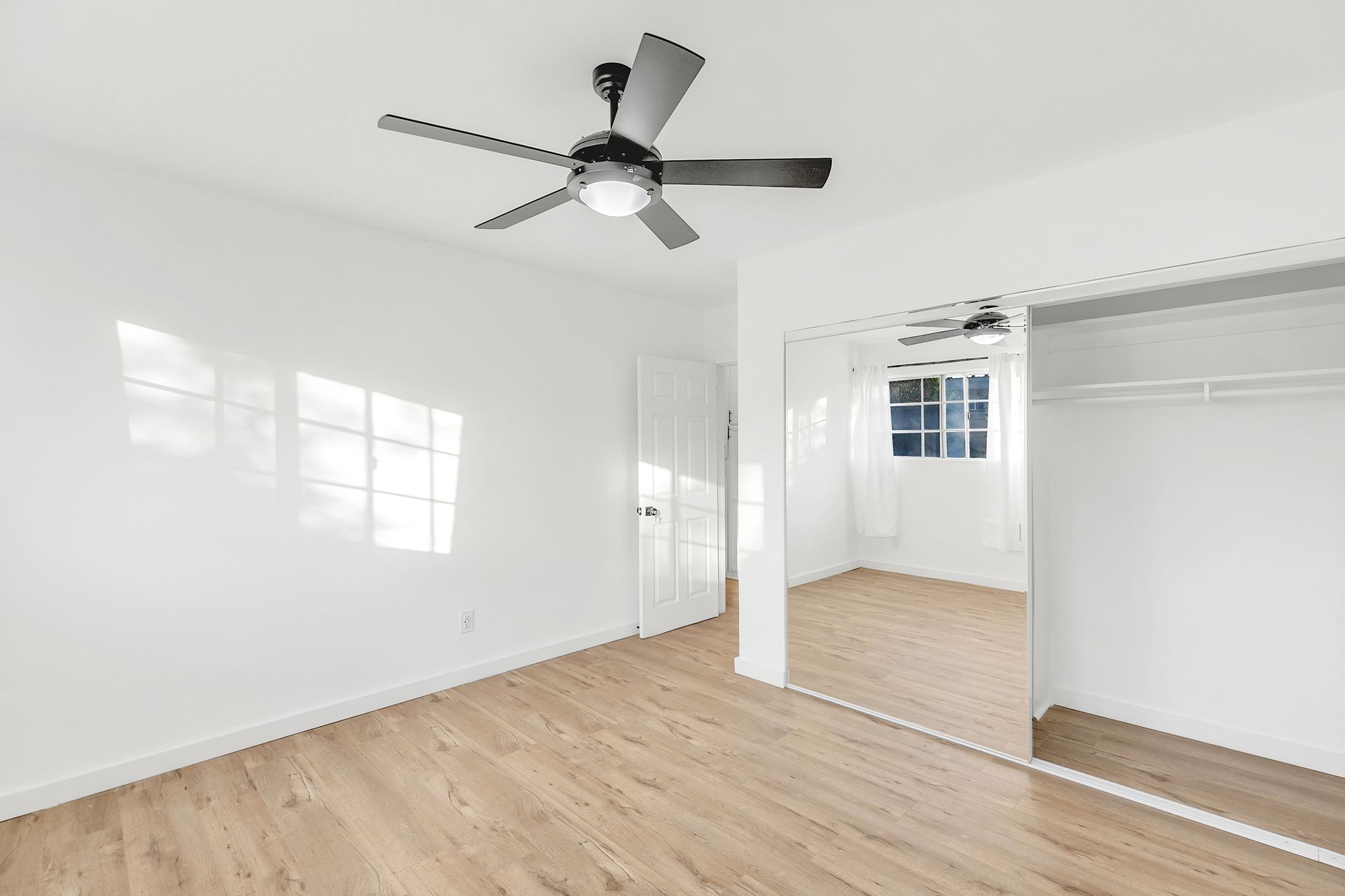 Stylish & Spacious 1-Bed 1-Bath – Newly Remodeled, Prime Location 7 of 12