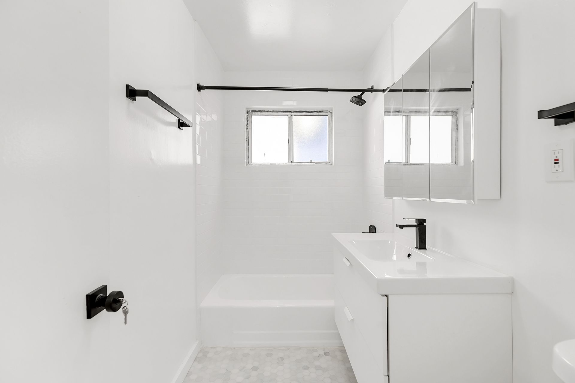 Stylish & Spacious 1-Bed 1-Bath – Newly Remodeled, Prime Location 9 of 12