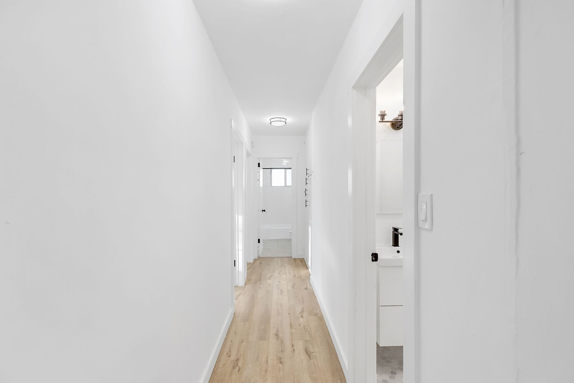 Stylish & Spacious 1-Bed 1-Bath – Newly Remodeled, Prime Location 6 of 12