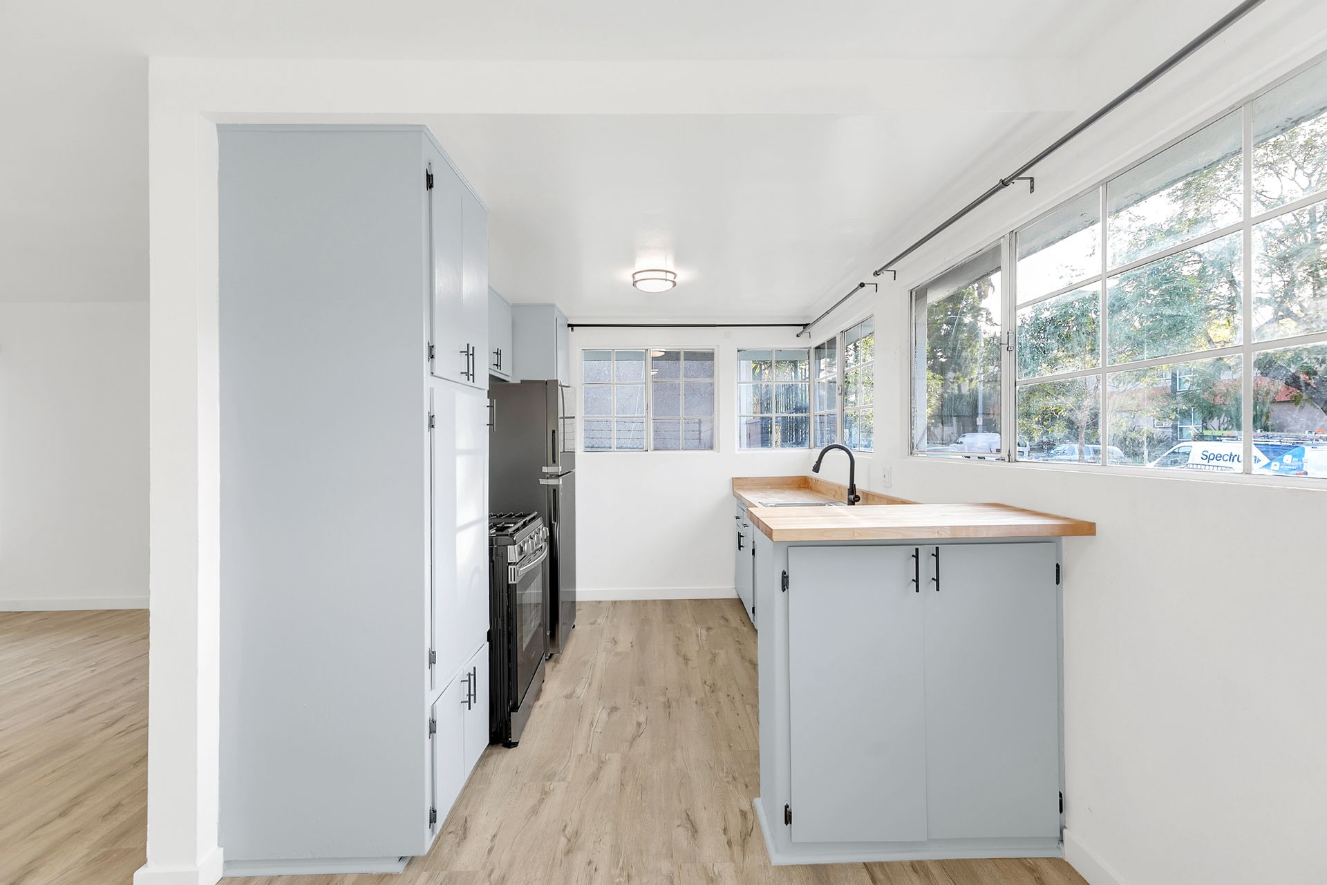 Stylish & Spacious 1-Bed 1-Bath – Newly Remodeled, Prime Location 4 of 12