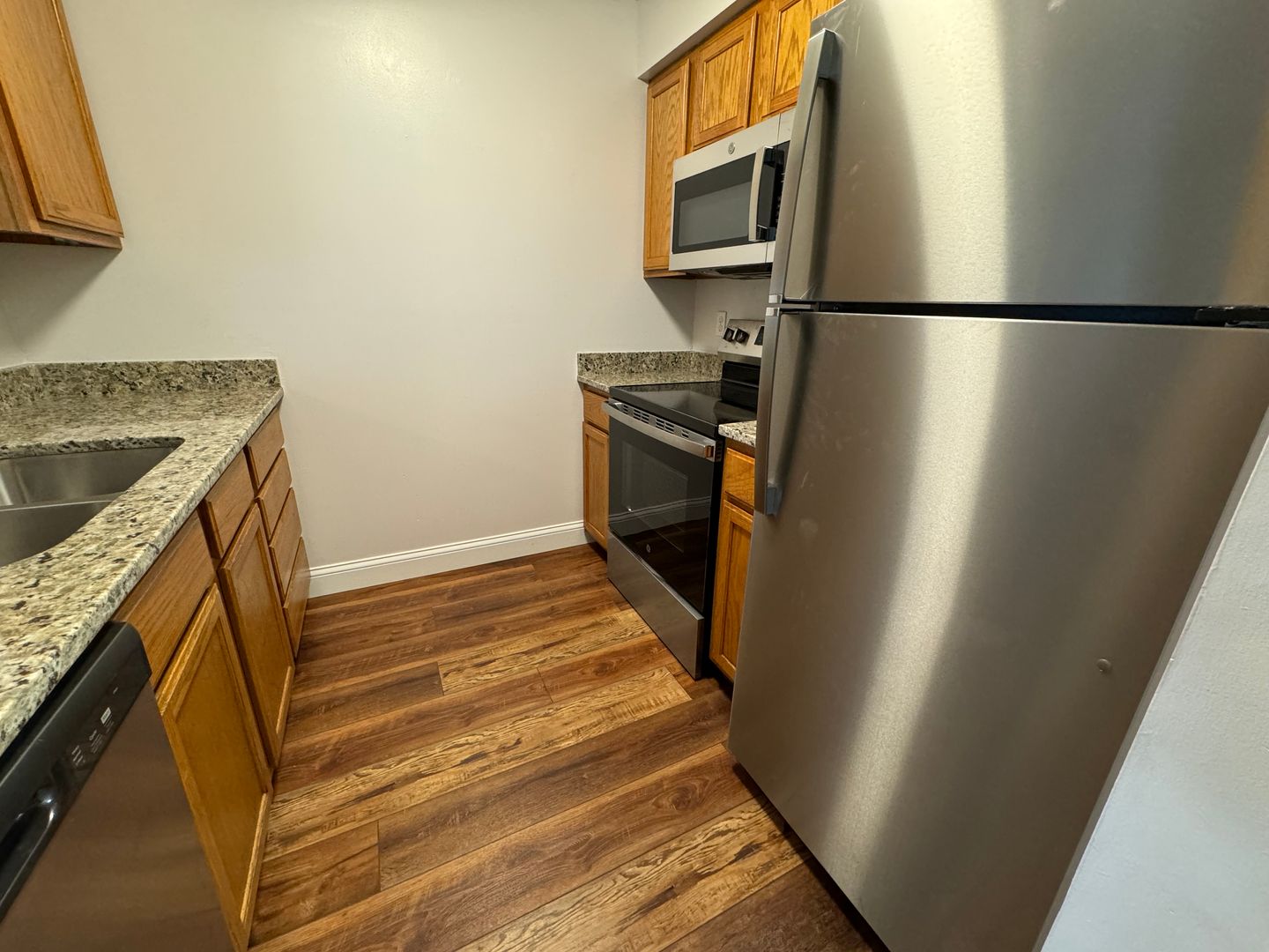 Lawrence Apartment: 621 Gateway Court