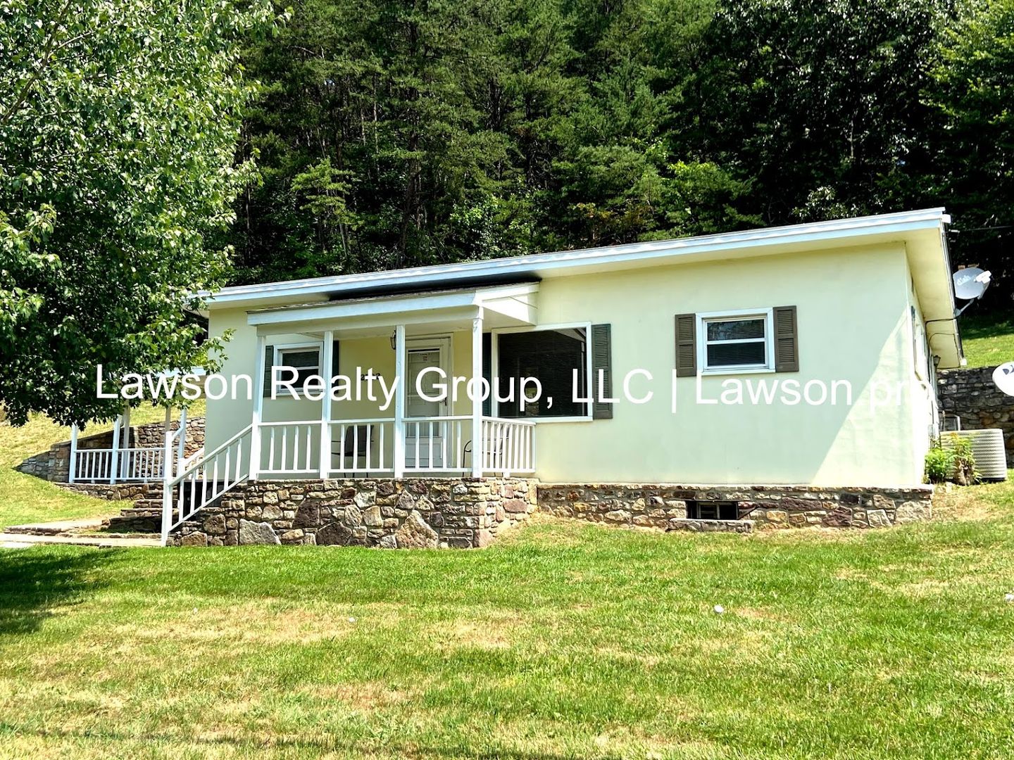 Salem House: 2782 Wildwood Rd