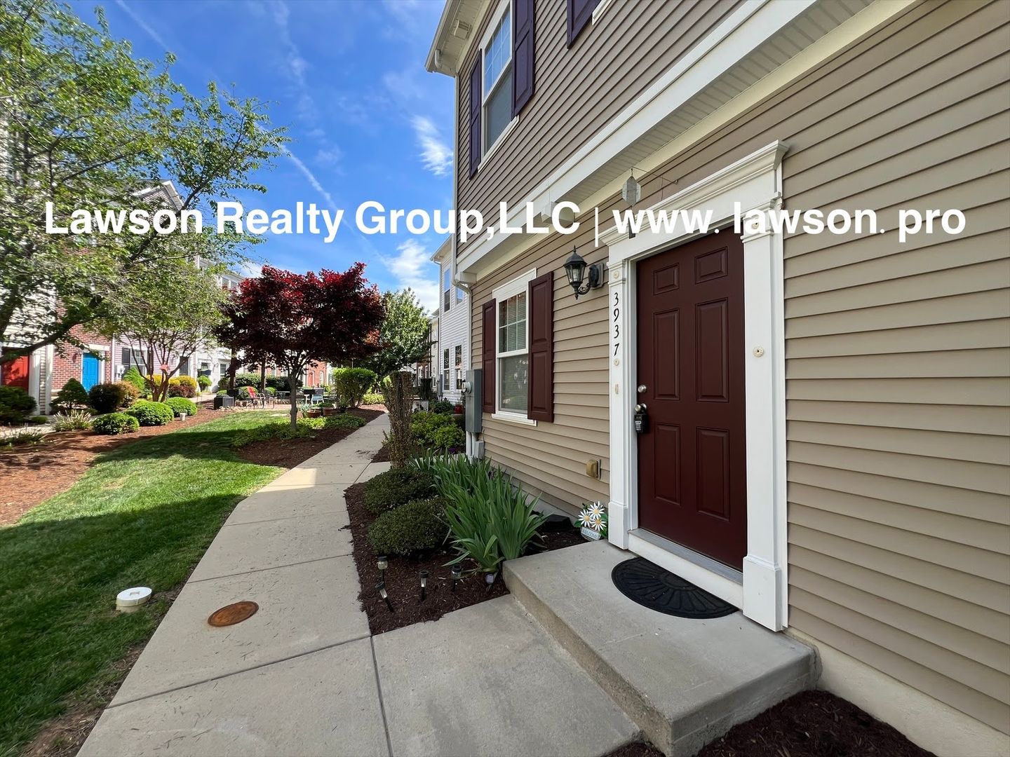 Roanoke House: 3937 Colonial Green Cir.