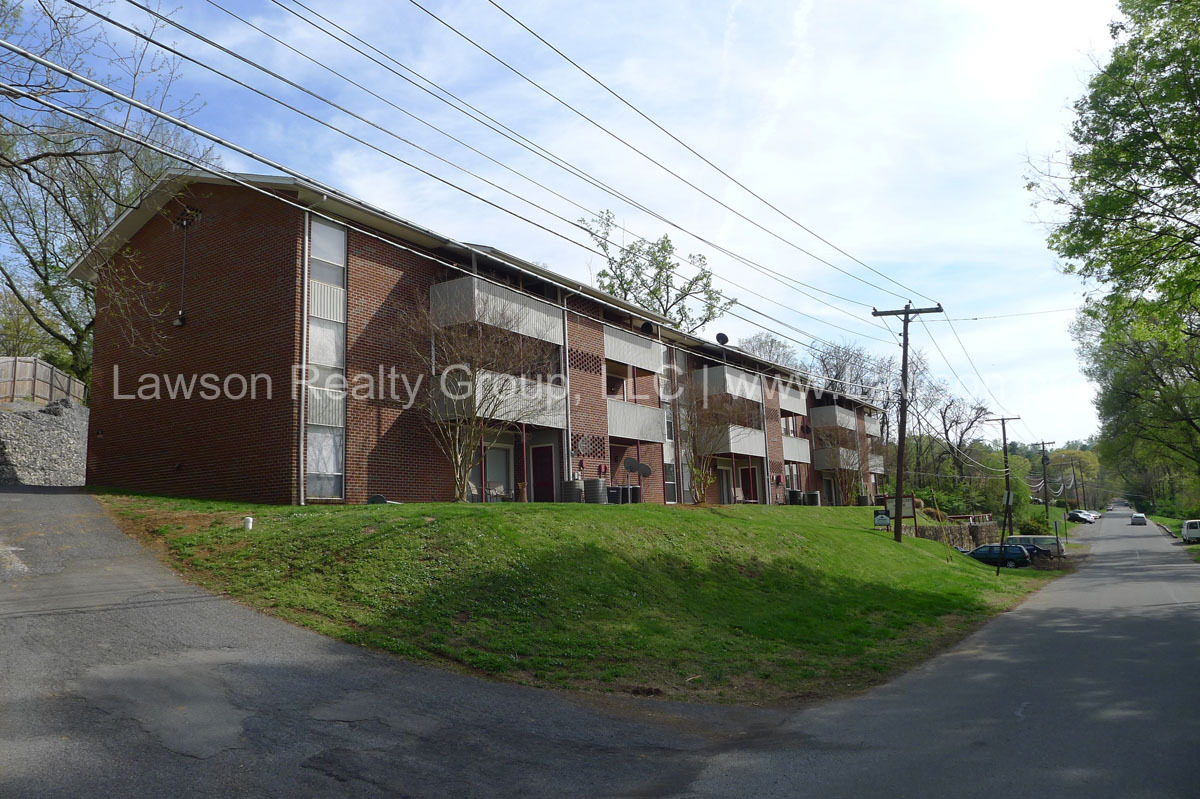 Roanoke Apartment: 2200 Stephenson Ave
