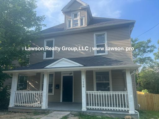 Spacious West End Four Bedroom Home with Fenced In Yard – photo 1