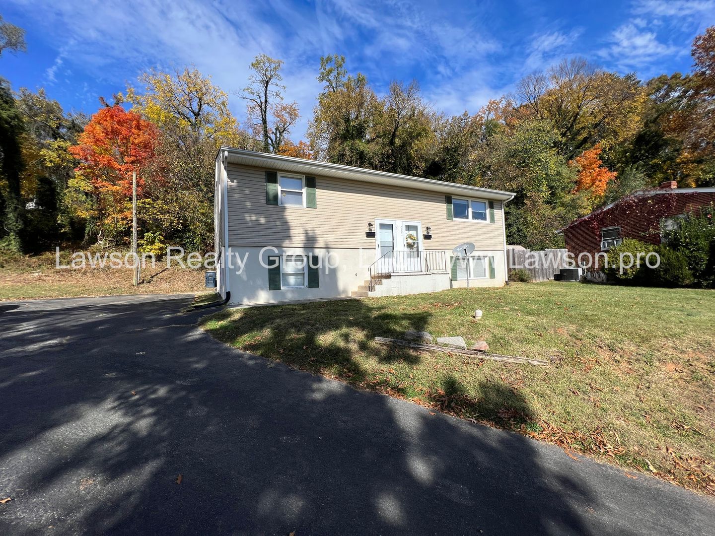 Roanoke Apartment: 739-743 Suburban Ave., SW