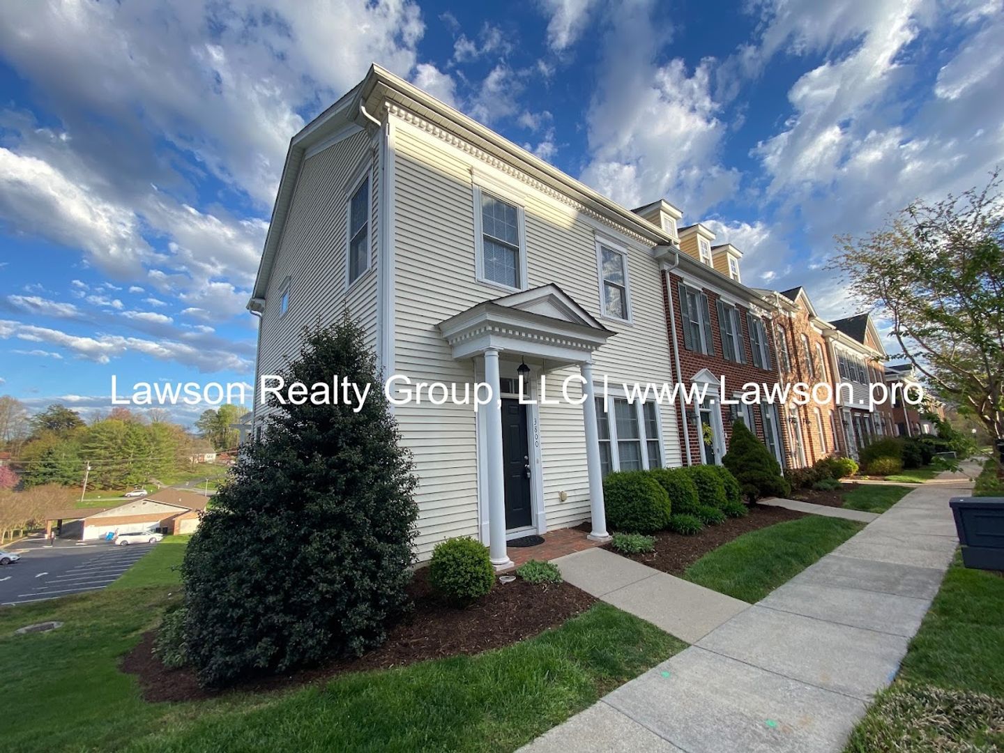 Roanoke House: 3800 Greenway Drive