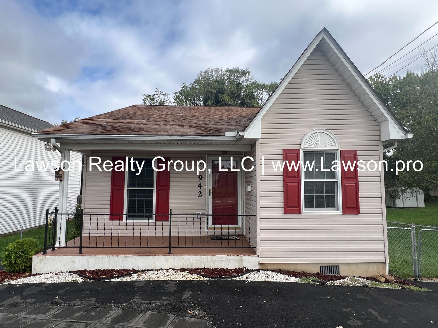 Vinton House: 942 Bedford Rd