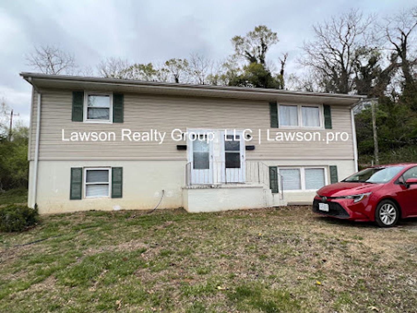Roanoke Apartment: 743-745 Suburban Ave., SW