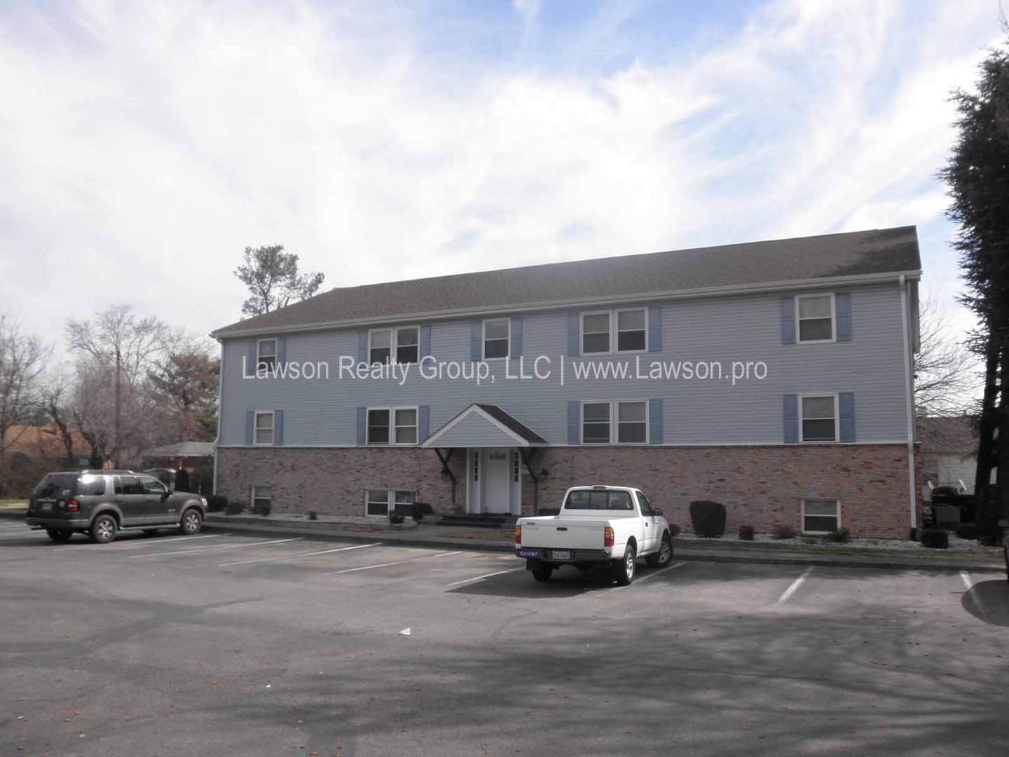 Salem Apartment: 805 Apperson Drive