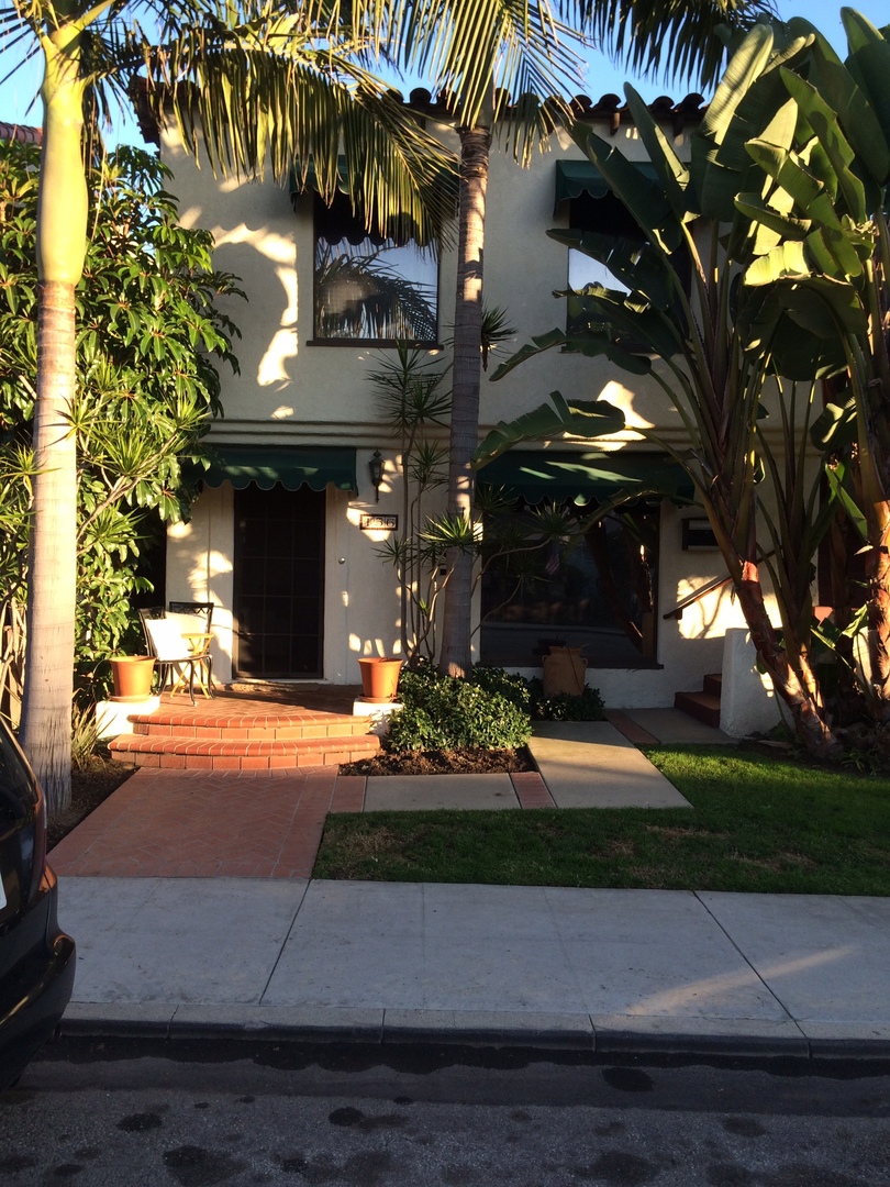 Long Beach Apartment: 156 Prospect Ave