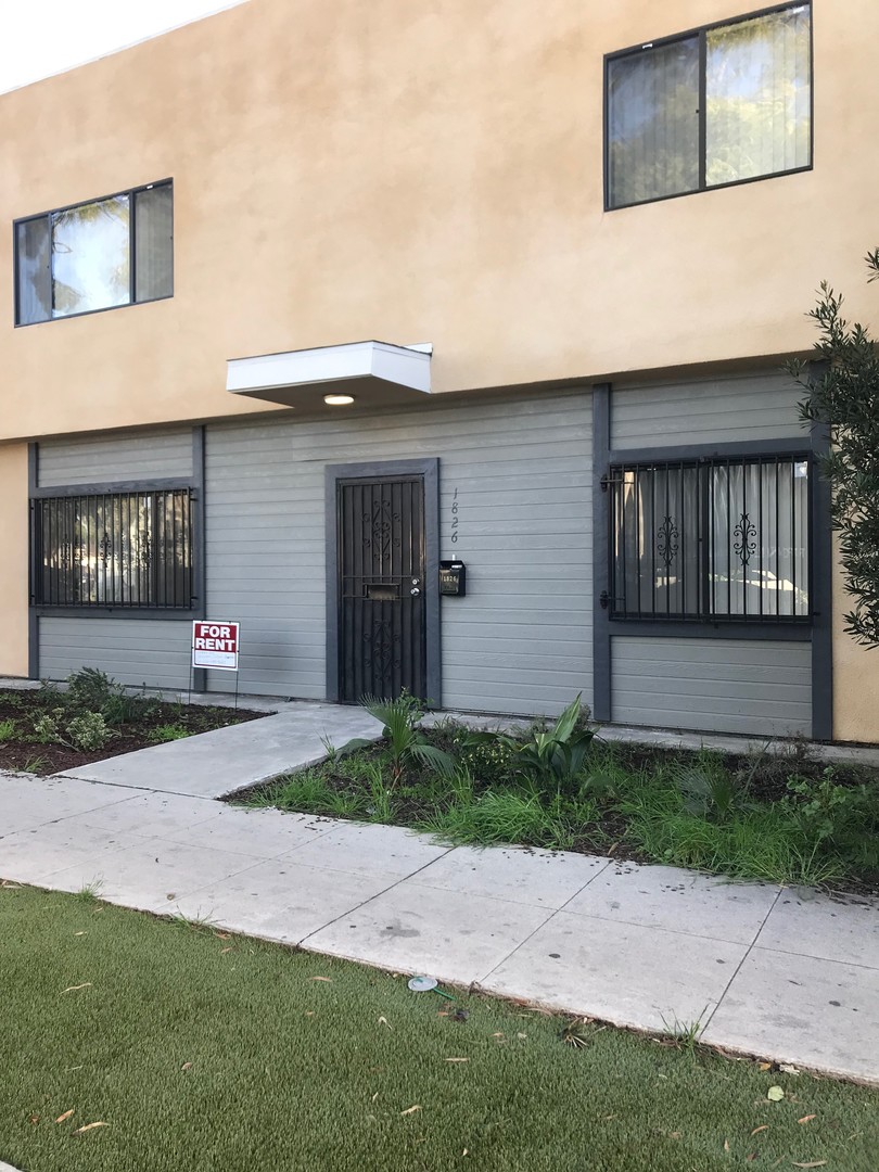 Long Beach Apartment: 1826 W Willow Street