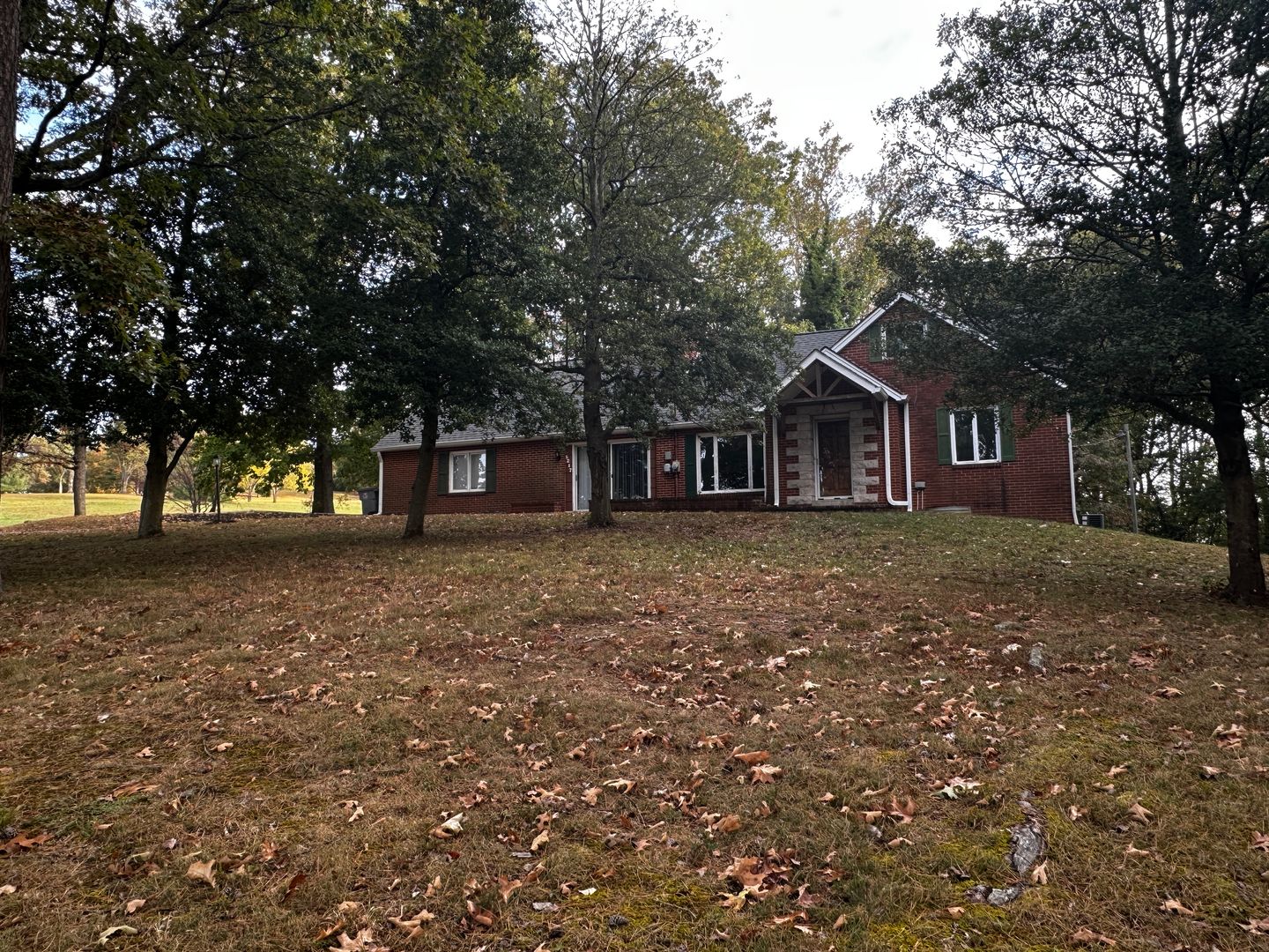 Spacious 3 bedroom/ 2.5 bath home near Exit 8 - Morristown, TN
