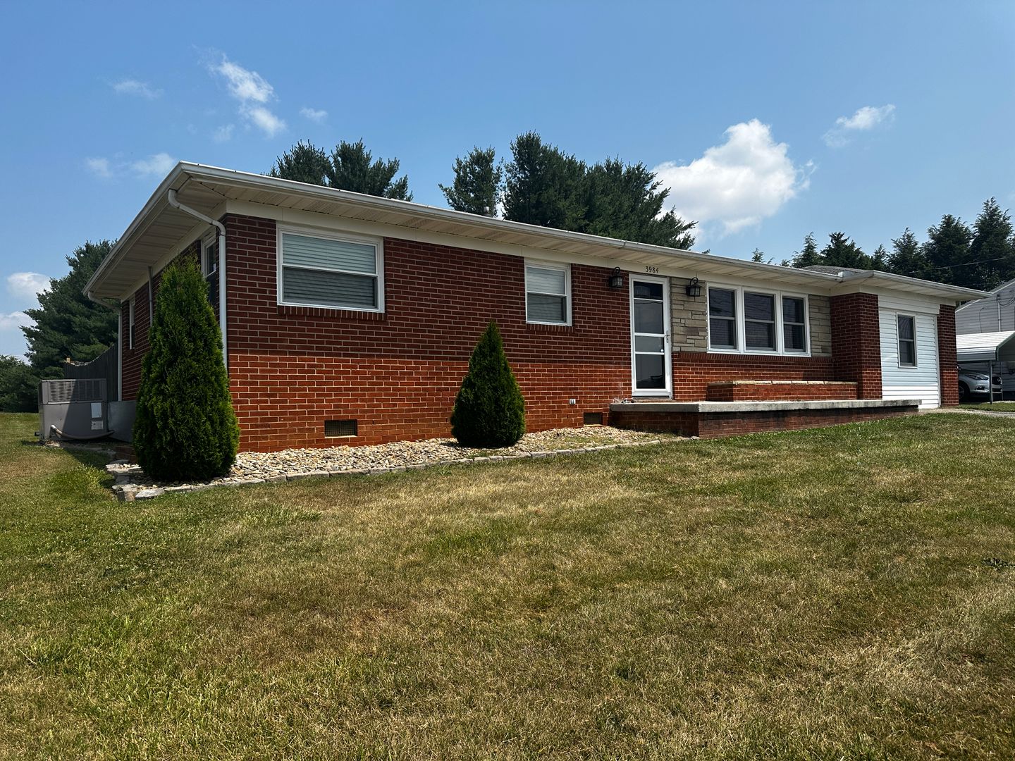 3 bedroom/2 bath brick home in W. Morristown.