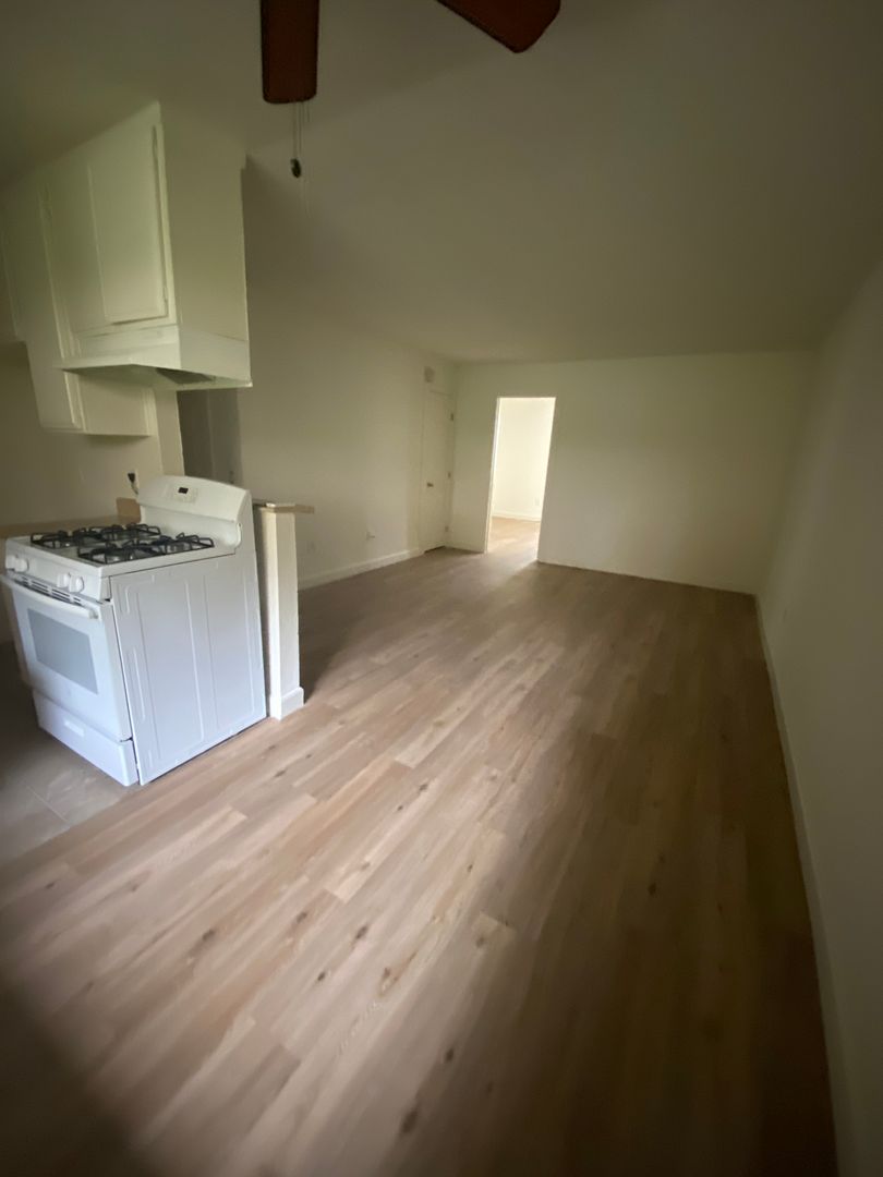 Sunland Apartment: 10655 Sherman Grove Ave