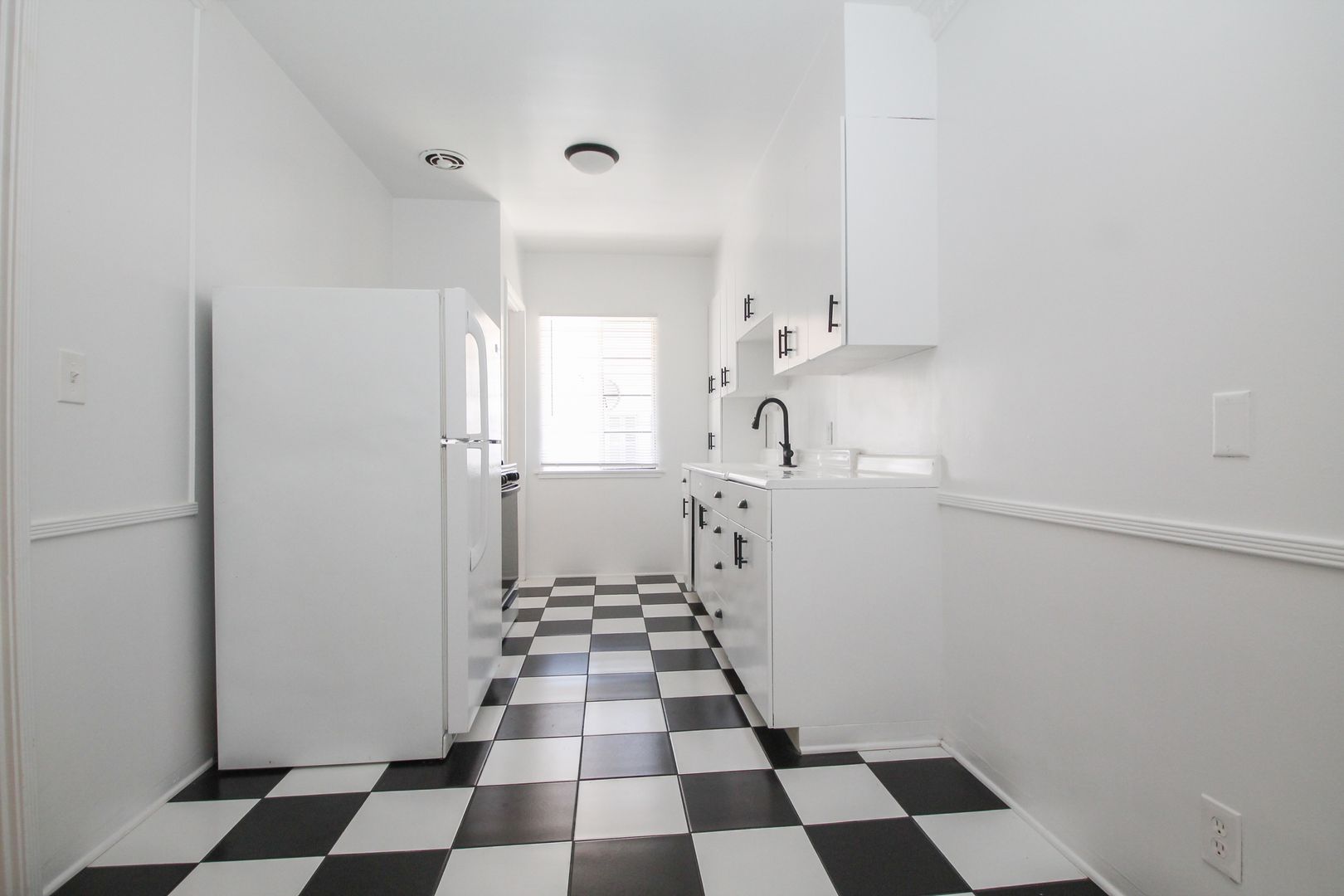 Los Angeles Apartment: 8316 Blackburn Ave.