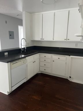 1 Bedroom 1 Bath – photo 1