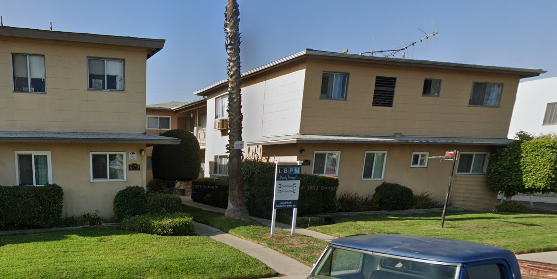 North Hollywood Apartment: 6851-67-63 Whitsett Ave