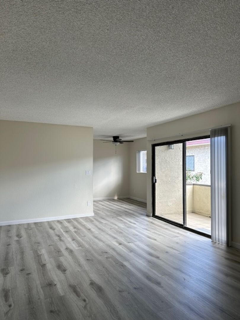 Panorama City Apartment: 8619 Willis Avenue
