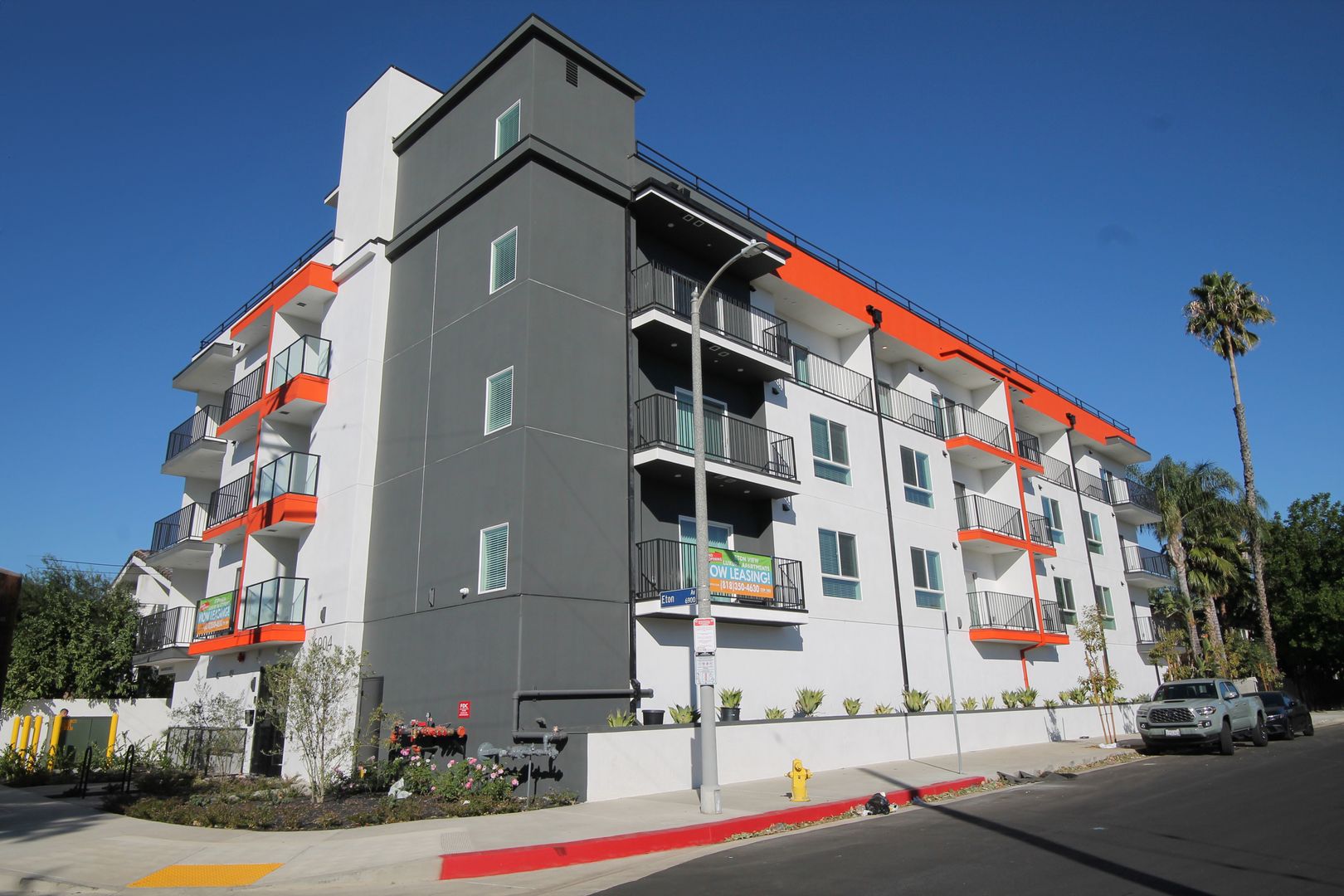 Canoga Park Apartment: 6904 Eton Ave.