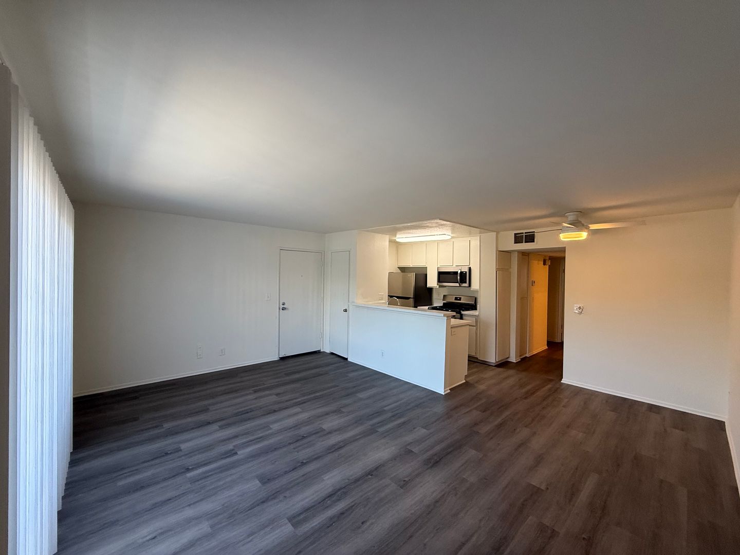 Sherman Oaks Apartment: 14543 Burbank Boulevard