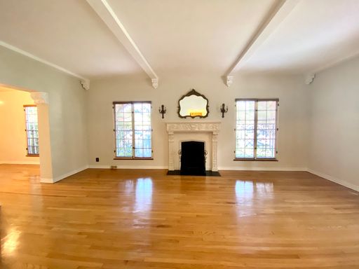 $0 SECURITY DEPOSIT+FIRST MONTH FREE| CHARMING FRENCH NORMANDY FRONT APARTMENT WITH A FORMAL DINING ROOM- HISTORIC ELEGANCE-BEVERLY HILLS ADJACENT – photo 1