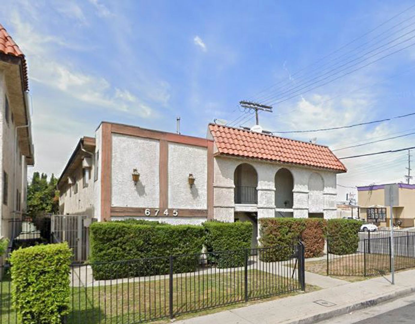 North Hollywood Apartment: 6745 Coldwater Canyon Ave.