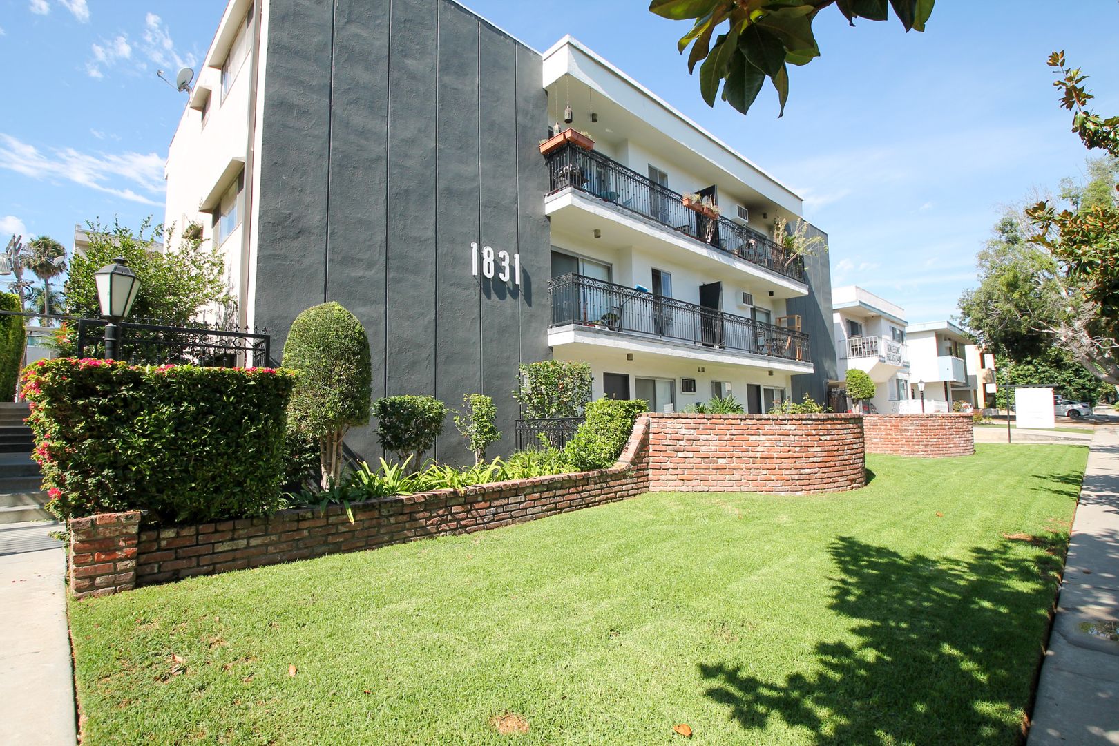 Los Angeles Apartment: 1831 Camden Ave.