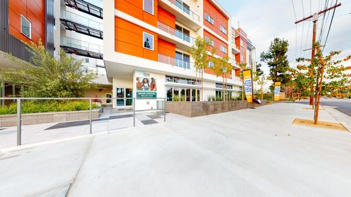 Spacious 1 Bed/1 Bath Apartment with Courtyard View – photo 1