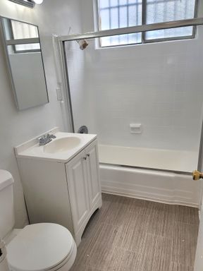 1 Bed 1 Bath Rental at 735 N. Eucalyptus Avenue, 10, Inglewood, CA – photo 1