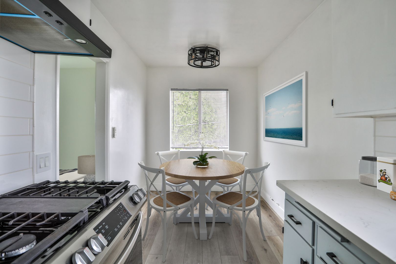 West Hollywood Apartment: 8514 Sherwood Drive