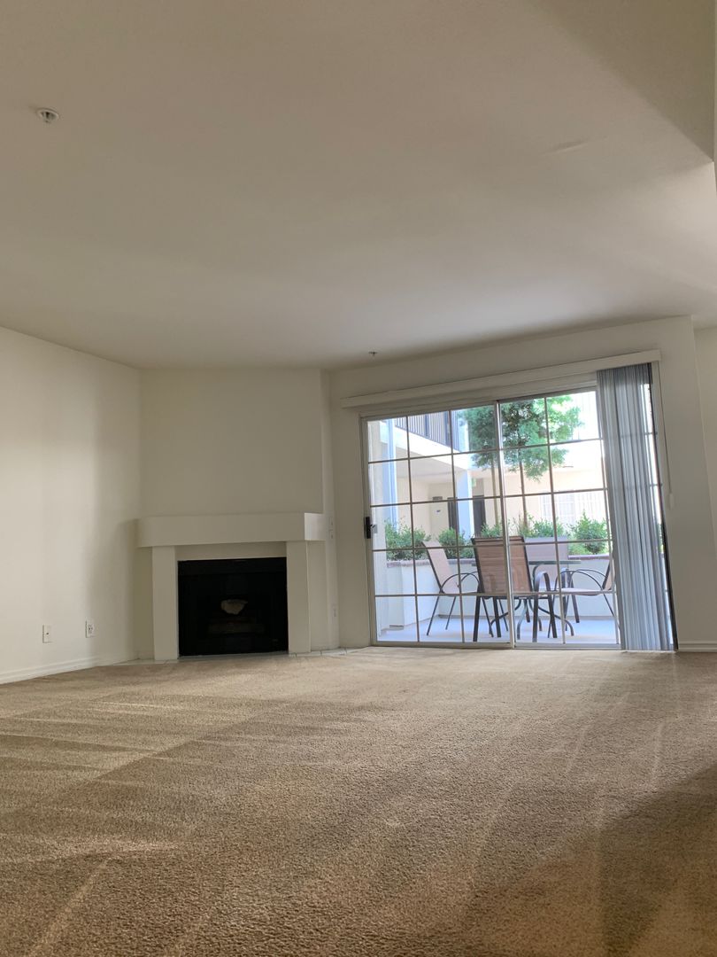 Northridge Apartment: 18418 Dearborn Street