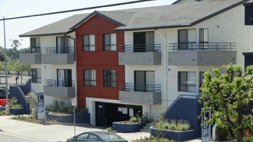 Spacious 2 Bedroom Apartment Across from CSUN – photo 1