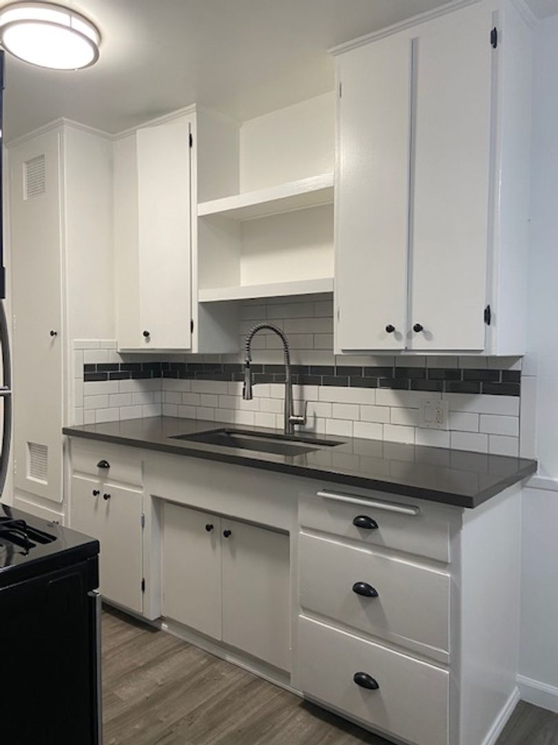 Laurel Apartments (9578)